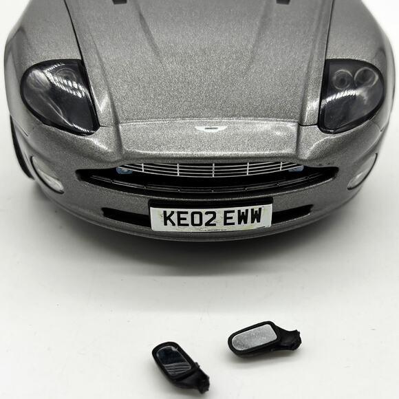 Vtg JoyRide Aston Martin Vanquish Die Cast Model Car 1/16 Scale RC2 James Bond - Picture 12 of 13